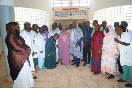 Mopti : Le Ministre Assa Badiallo TOURÉ visite l’hôpital Sominé DOLO et la garnison du camp de Sevaré