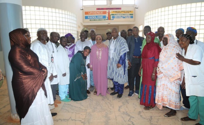 Mopti : Le Ministre Assa Badiallo TOURÉ visite l’hôpital Sominé DOLO et la garnison du camp de Sevaré