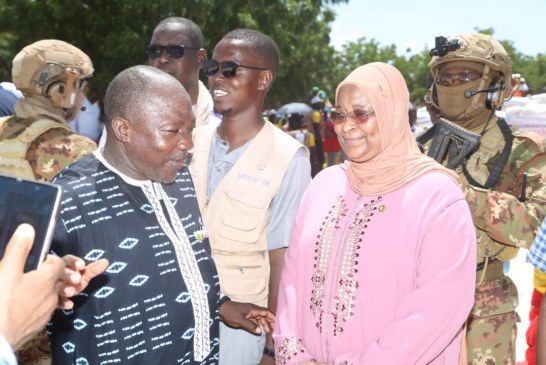 Mois de la Solidarité et de la Lutte contre l’Exclusion : Le ministre Assa Badiallo TOURE au chevet des sinistrés de Sofara